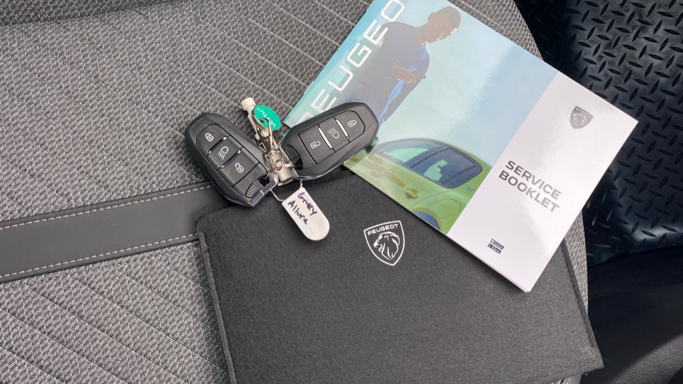Peugeot 208 1.2 Hybrid 110 Allure 5dr e-DSC6 Petrol Hatchback - Image 19