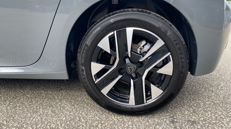 Peugeot 208 1.2 Hybrid 110 Allure 5dr e-DSC6 Petrol Hatchback - Image 23
