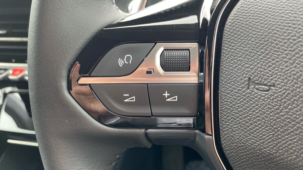 Peugeot 208 1.2 Hybrid 110 Allure 5dr e-DSC6 Petrol Hatchback - Image 24