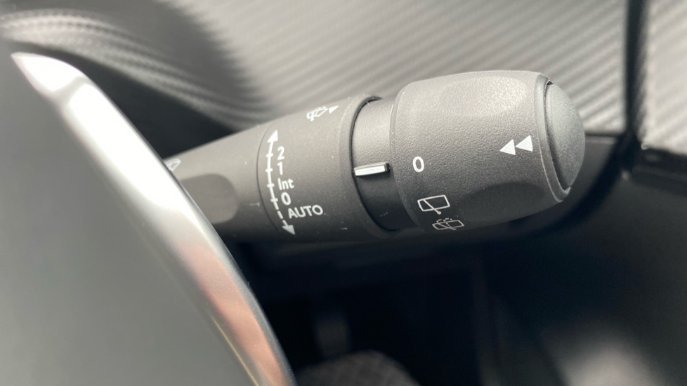 Peugeot 208 1.2 Hybrid 110 Allure 5dr e-DSC6 Petrol Hatchback - Image 34