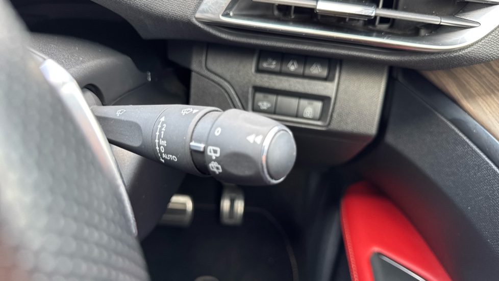 Peugeot 3008 1.5 BlueHDi GT Premium 5dr EAT8 Diesel Estate - Image 34