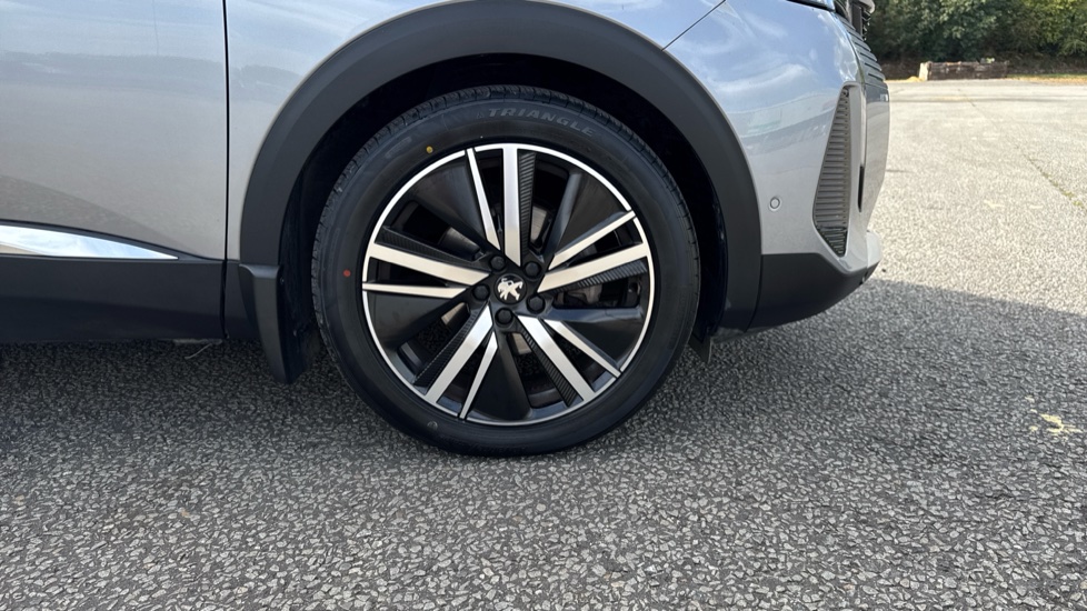 Peugeot 3008 1.5 BlueHDi GT Premium 5dr EAT8 Diesel Estate - Image 38
