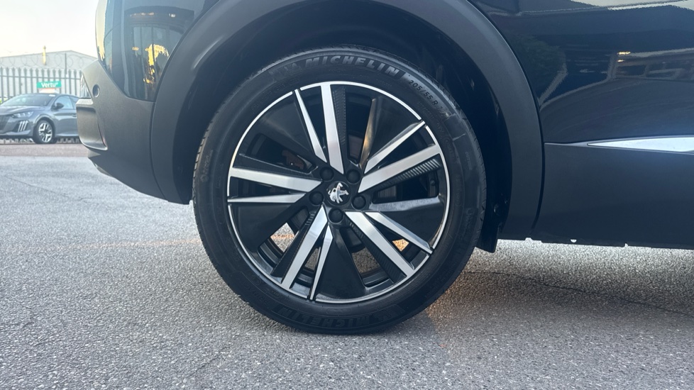 Peugeot 3008 1.2 PureTech GT Premium 5dr EAT8 Petrol Estate - Image 7