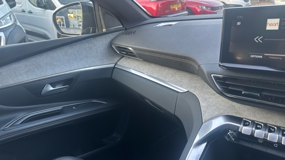 Peugeot 3008 1.2 PureTech GT Premium 5dr EAT8 Petrol Estate - Image 23