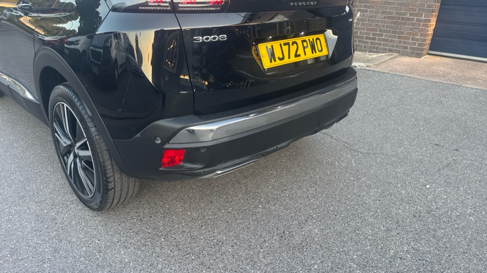 Peugeot 3008 1.2 PureTech GT Premium 5dr EAT8 Petrol Estate - Image 43