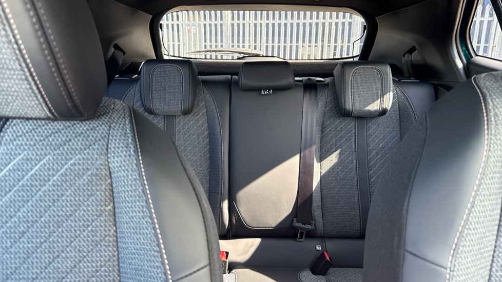 Peugeot 2008 1.2 PureTech Allure Edition 5dr Petrol Estate - Image 15