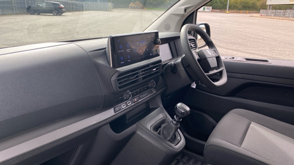 Peugeot Expert M Diesel 2.2 BlueHDi 150 Professional Van - Image 9