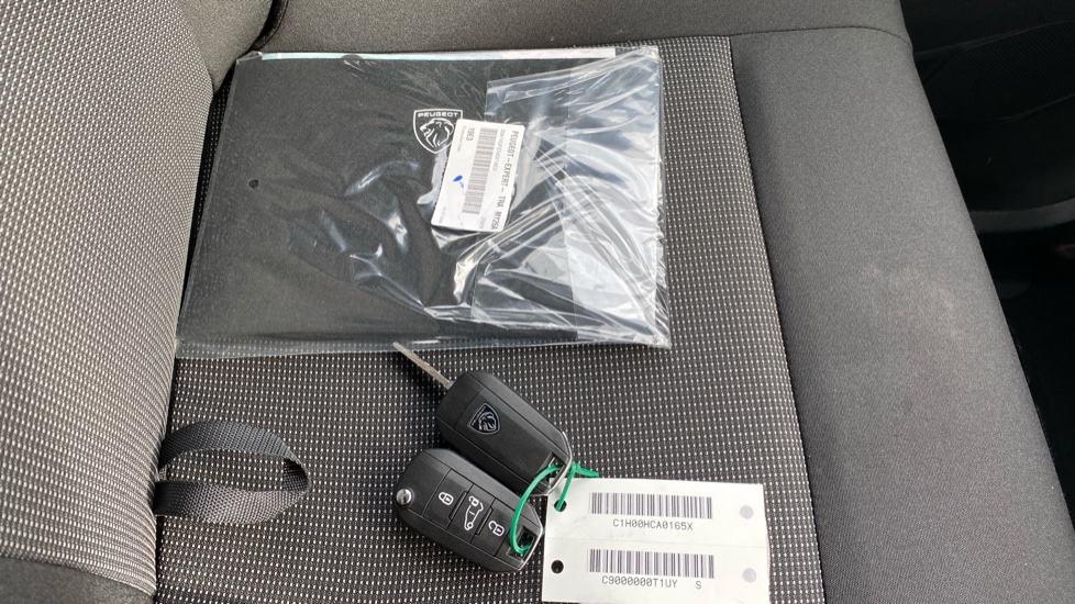 Peugeot Expert M Diesel 2.2 BlueHDi 150 Professional Van - Image 19