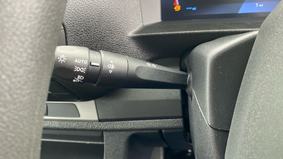 Peugeot Expert M Diesel 2.2 BlueHDi 150 Professional Van - Image 24