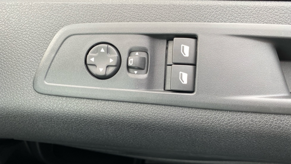 Peugeot Expert M Diesel 2.2 BlueHDi 150 Professional Van - Image 27