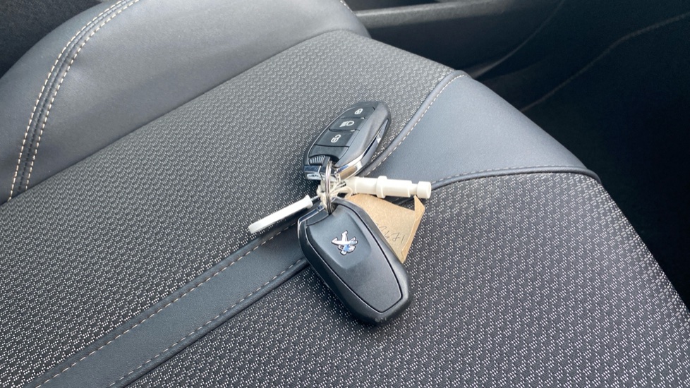 Peugeot 5008 1.5 BlueHDi GT 5dr EAT8 Diesel Estate - Image 20