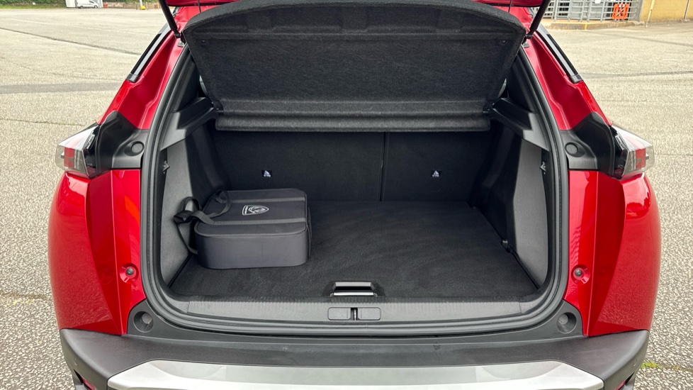 Peugeot 2008 100kW GT 50kWh 5dr Auto Electric Estate - Image 4