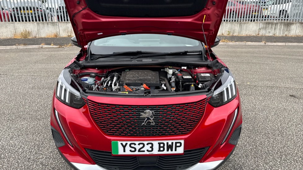 Peugeot 2008 100kW GT 50kWh 5dr Auto Electric Estate - Image 8