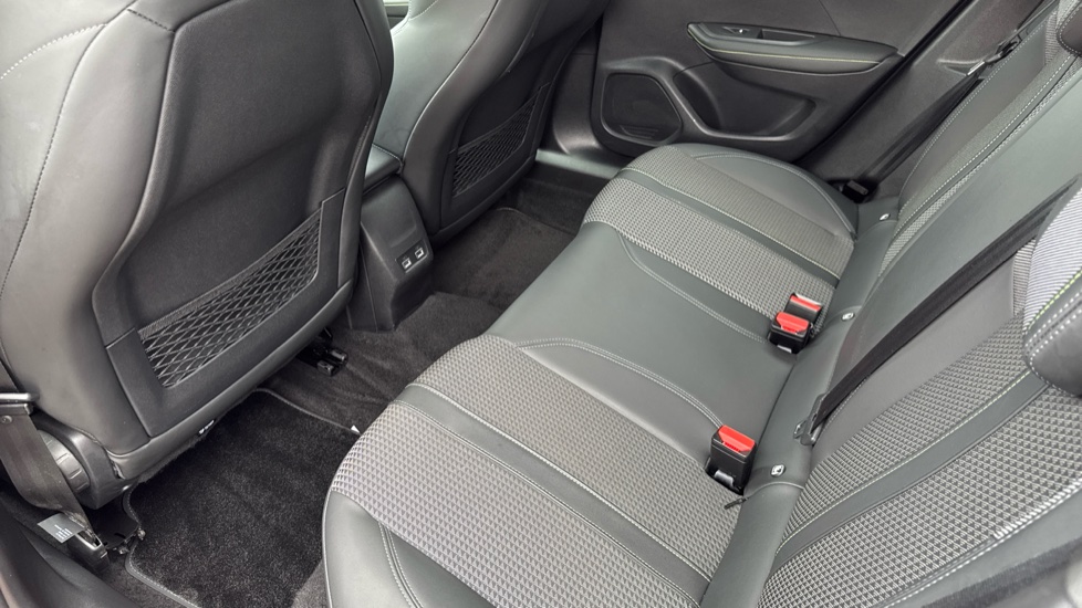Peugeot 2008 100kW GT 50kWh 5dr Auto Electric Estate - Image 16