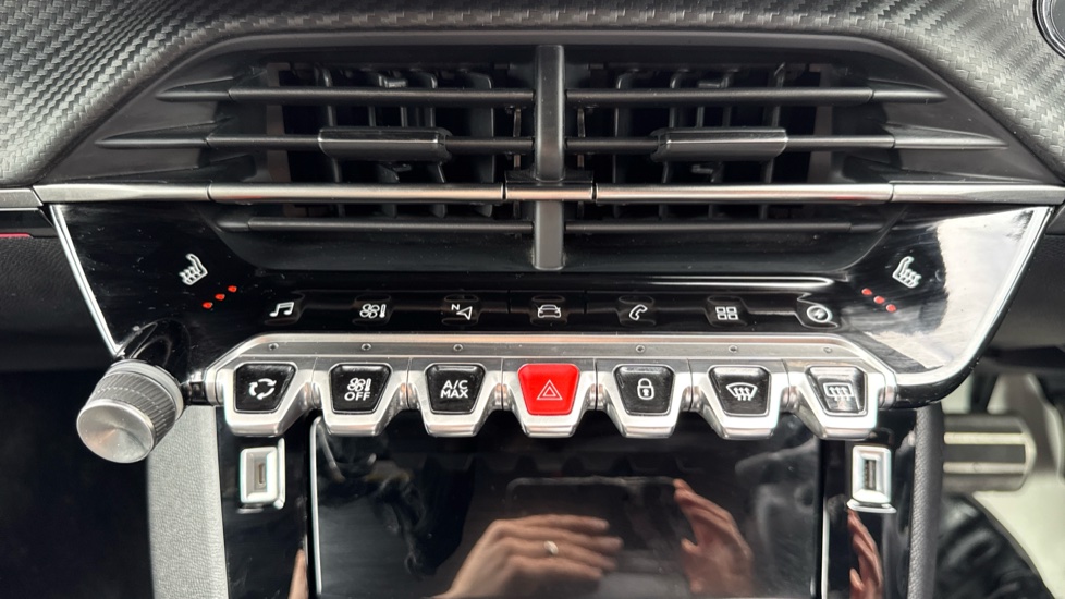 Peugeot 2008 100kW GT 50kWh 5dr Auto Electric Estate - Image 27