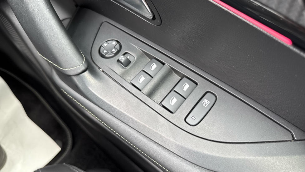 Peugeot 2008 100kW GT 50kWh 5dr Auto Electric Estate - Image 35