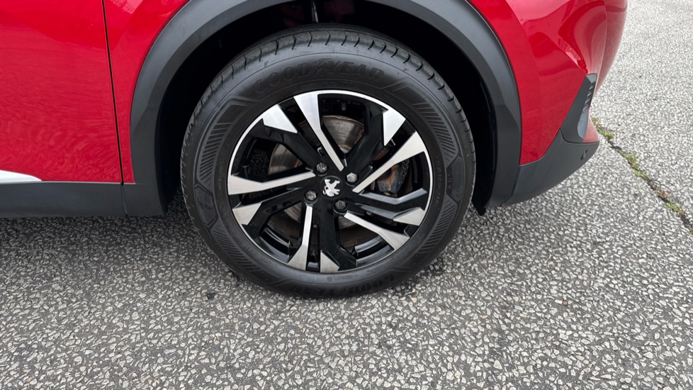 Peugeot 2008 100kW GT 50kWh 5dr Auto Electric Estate - Image 37