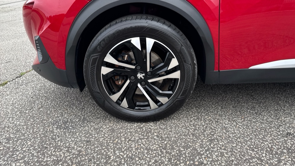 Peugeot 2008 100kW GT 50kWh 5dr Auto Electric Estate - Image 38