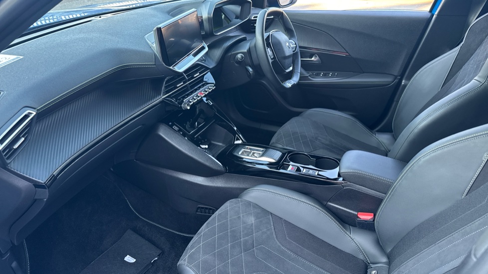 Peugeot 2008 100kW GT 50kWh 5dr Auto Electric Estate - Image 11