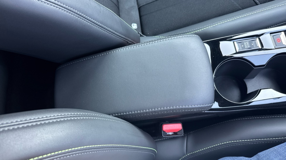 Peugeot 2008 100kW GT 50kWh 5dr Auto Electric Estate - Image 22
