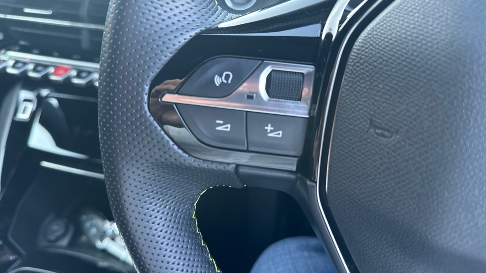 Peugeot 2008 100kW GT 50kWh 5dr Auto Electric Estate - Image 27