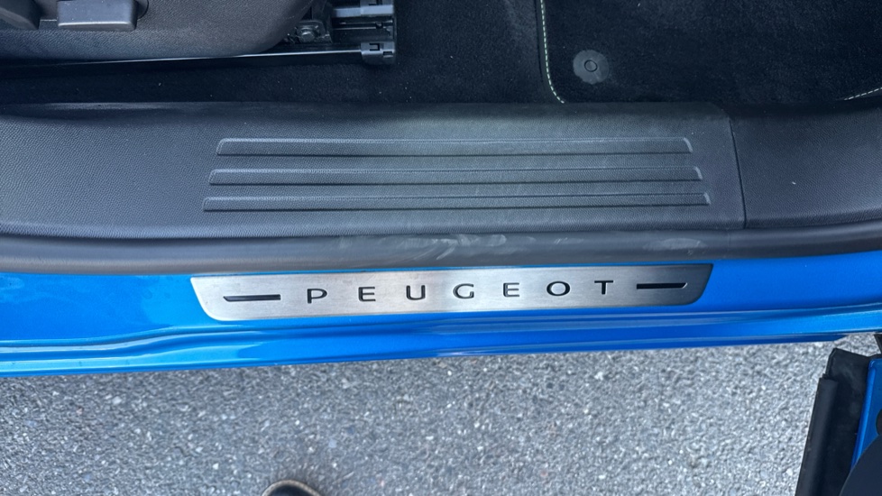 Peugeot 2008 100kW GT 50kWh 5dr Auto Electric Estate - Image 34