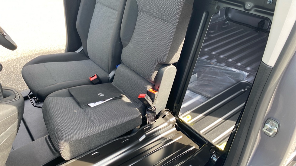 Peugeot Partner M Diesel 1.5 BlueHDi 100 Professional Plus Van - Image 26