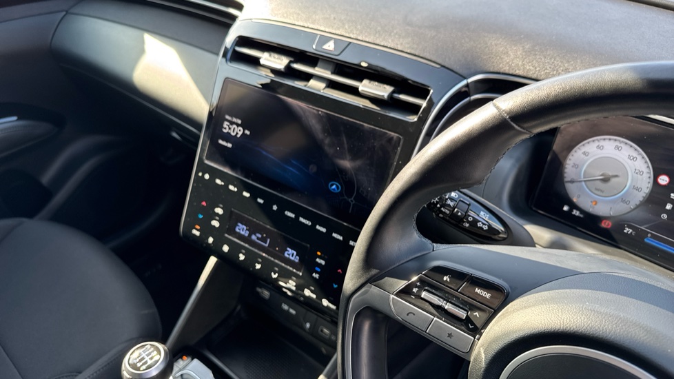 Hyundai TUCSON 1.6 TGDi Premium 5dr 2WD Petrol Estate - Image 14
