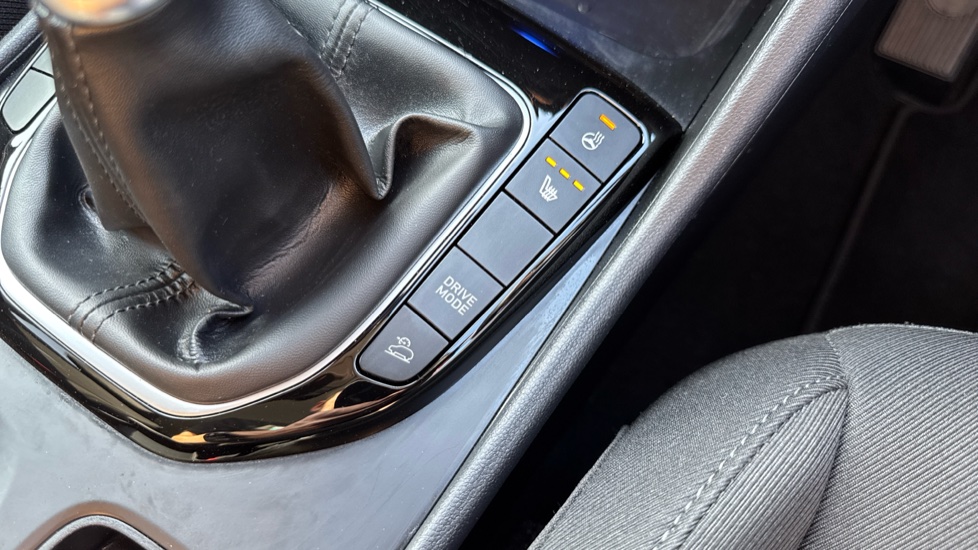Hyundai TUCSON 1.6 TGDi Premium 5dr 2WD Petrol Estate - Image 26