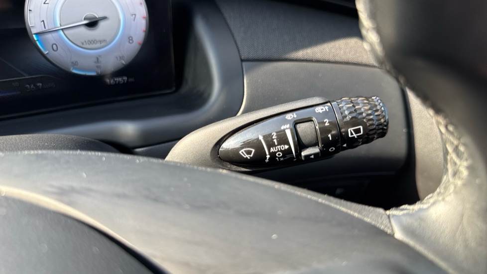Hyundai TUCSON 1.6 TGDi Premium 5dr 2WD Petrol Estate - Image 32