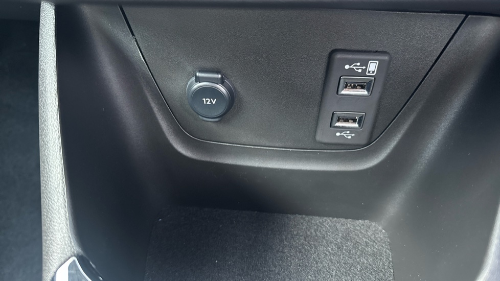 Vauxhall Crossland 1.2 Turbo Ultimate 5dr Petrol Hatchback - Image 31