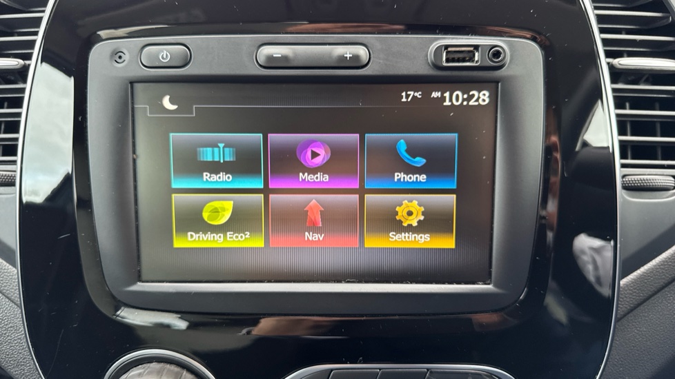 Renault Captur 1.3 TCE 130 Iconic 5dr Petrol Hatchback - Image 21