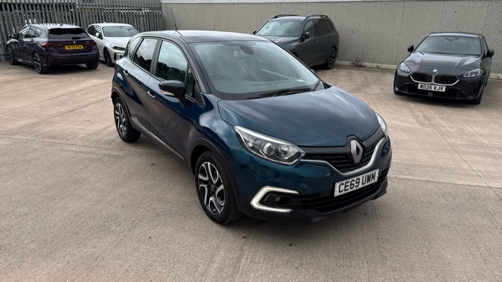 Renault Captur 1.3 TCE 130 Iconic 5dr Petrol Hatchback - Image 31