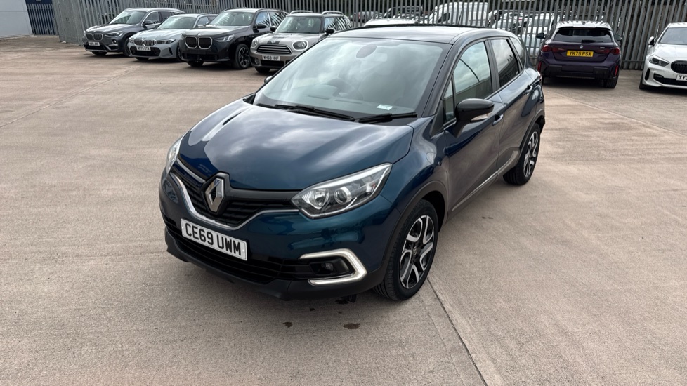 Renault Captur 1.3 TCE 130 Iconic 5dr Petrol Hatchback - Image 32