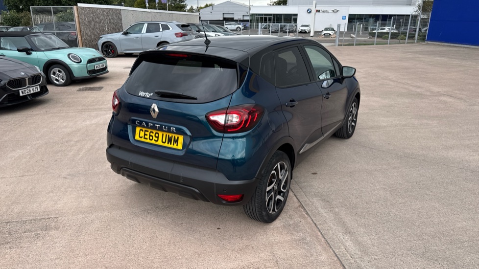 Renault Captur 1.3 TCE 130 Iconic 5dr Petrol Hatchback - Image 34