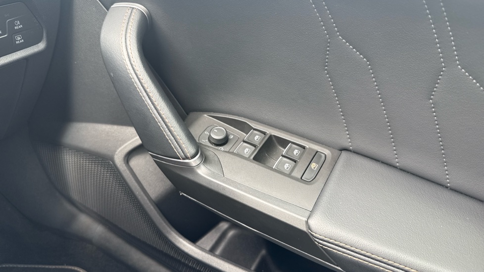 CUPRA Formentor 1.5 TSI 150 V2 5dr DSG Petrol Estate - Image 37