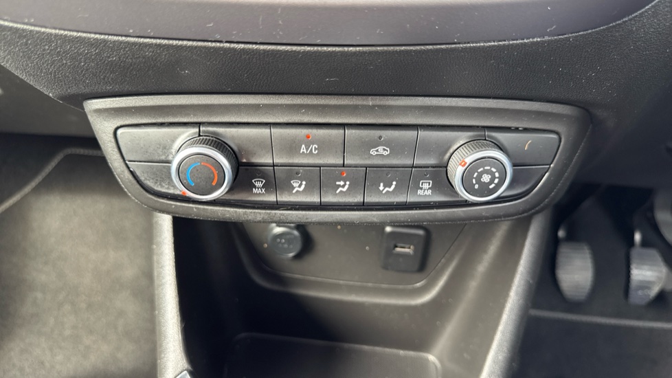 Vauxhall Crossland 1.2 SE 5dr Petrol Hatchback - Image 23