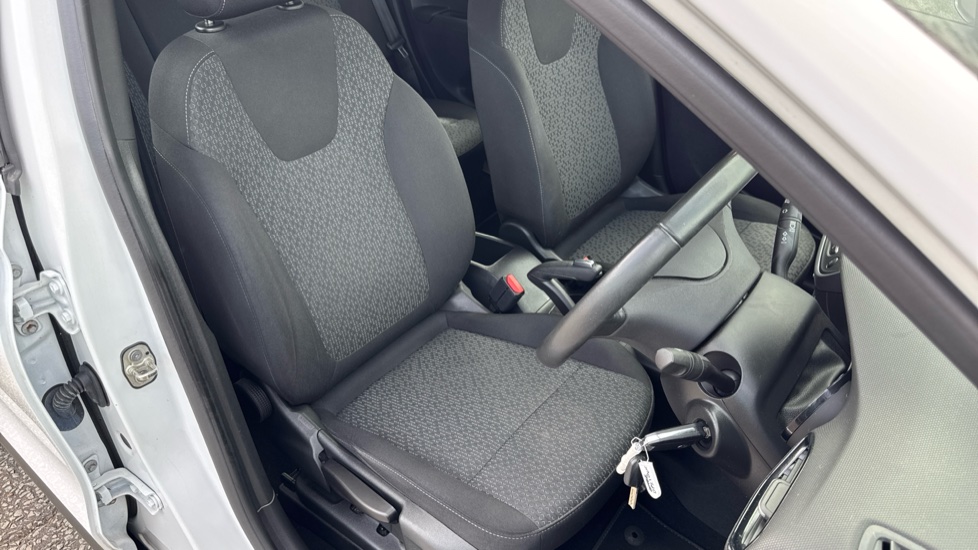Vauxhall Crossland 1.2 SE 5dr Petrol Hatchback - Image 29