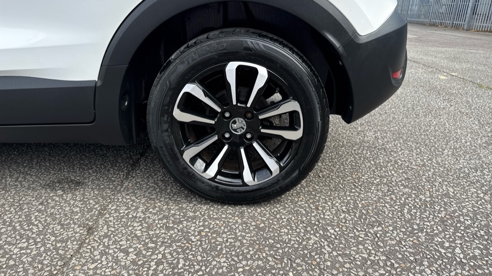 Vauxhall Crossland 1.2 SE 5dr Petrol Hatchback - Image 32