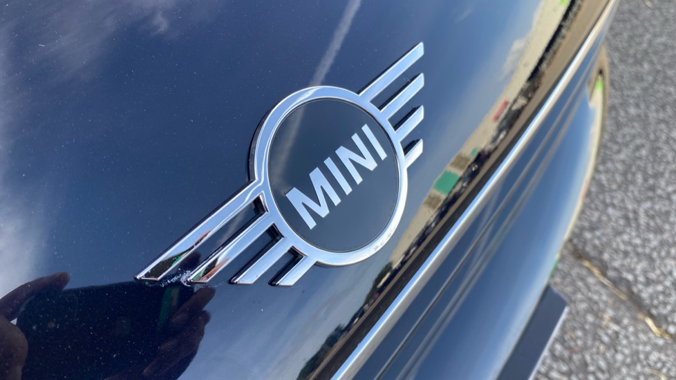 MINI Countryman 1.5 Cooper Classic 5dr Petrol Hatchback - Image 21