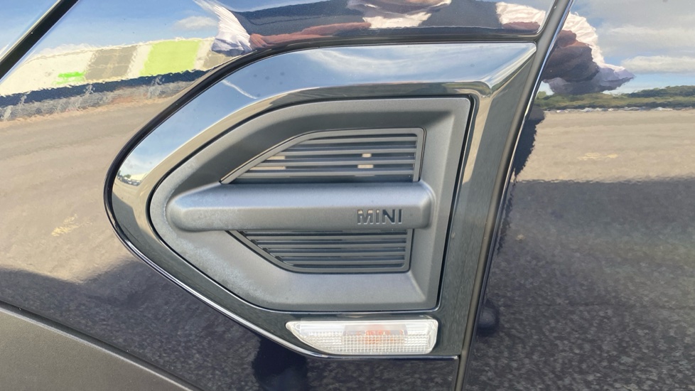 MINI Countryman 1.5 Cooper Classic 5dr Petrol Hatchback - Image 25