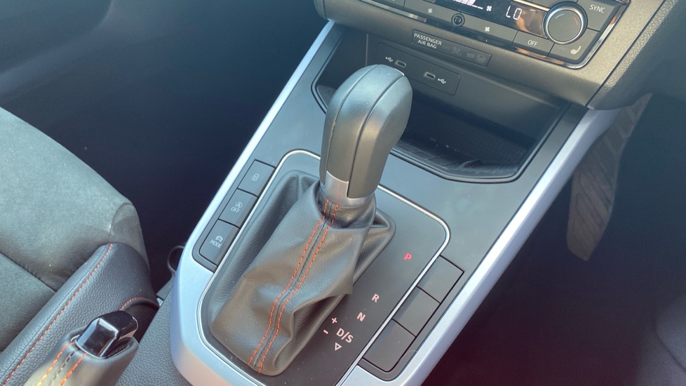 SEAT Arona 1.5 TSI 150 FR Sport 5dr DSG Petrol Hatchback - Image 13