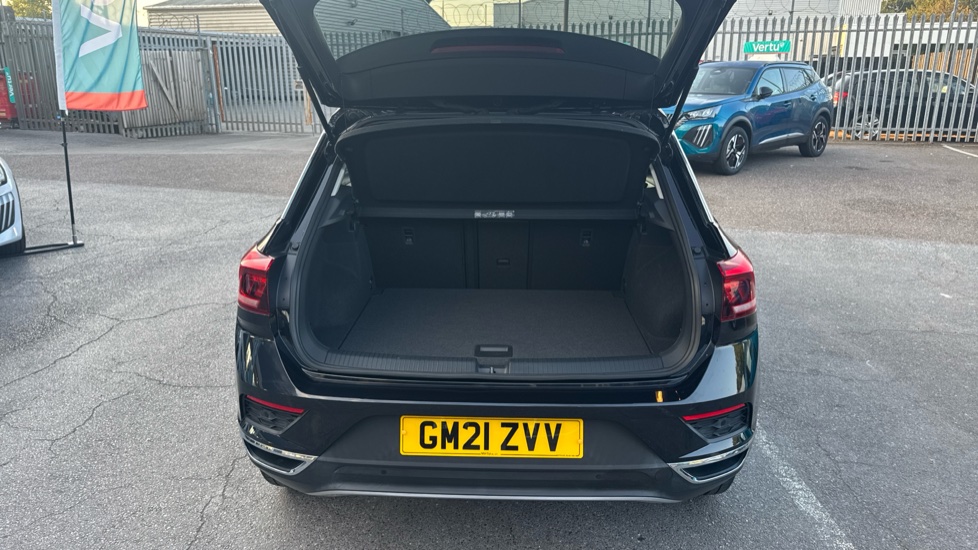 Volkswagen T-Roc 1.5 TSI EVO SEL 5dr DSG Petrol Hatchback - Image 4