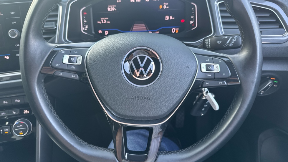 Volkswagen T-Roc 1.5 TSI EVO SEL 5dr DSG Petrol Hatchback - Image 26