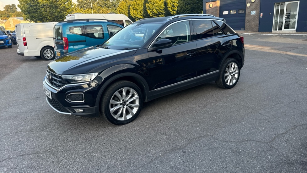 Volkswagen T-Roc 1.5 TSI EVO SEL 5dr DSG Petrol Hatchback - Image 40