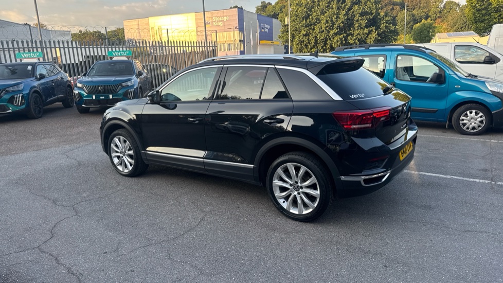 Volkswagen T-Roc 1.5 TSI EVO SEL 5dr DSG Petrol Hatchback - Image 41