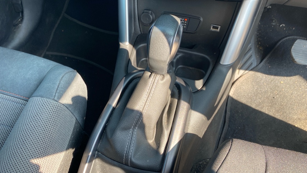 Citroen C3 Aircross 1.2 PureTech 130 Flair 5dr EAT6 Petrol Hatchback - Image 13