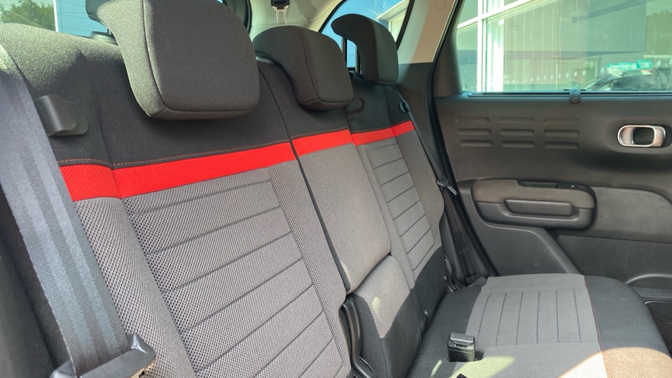 Citroen C3 Aircross 1.2 PureTech 130 Flair 5dr EAT6 Petrol Hatchback - Image 16