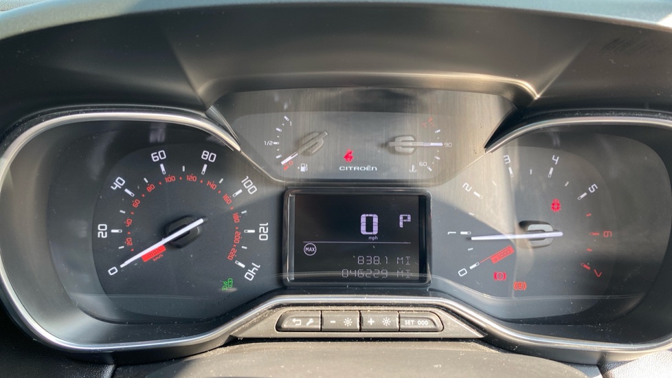 Citroen C3 Aircross 1.2 PureTech 130 Flair 5dr EAT6 Petrol Hatchback - Image 18