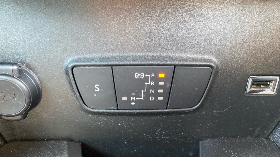 Citroen C3 Aircross 1.2 PureTech 130 Flair 5dr EAT6 Petrol Hatchback - Image 24